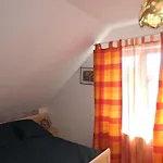 In For 10 Persons *