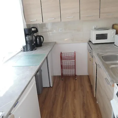 In For 10 Persons Нове-Варпно